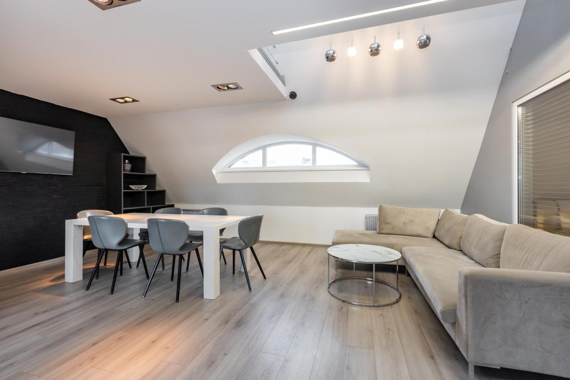Penthouse Apartment With Terrace Riga Esterno foto
