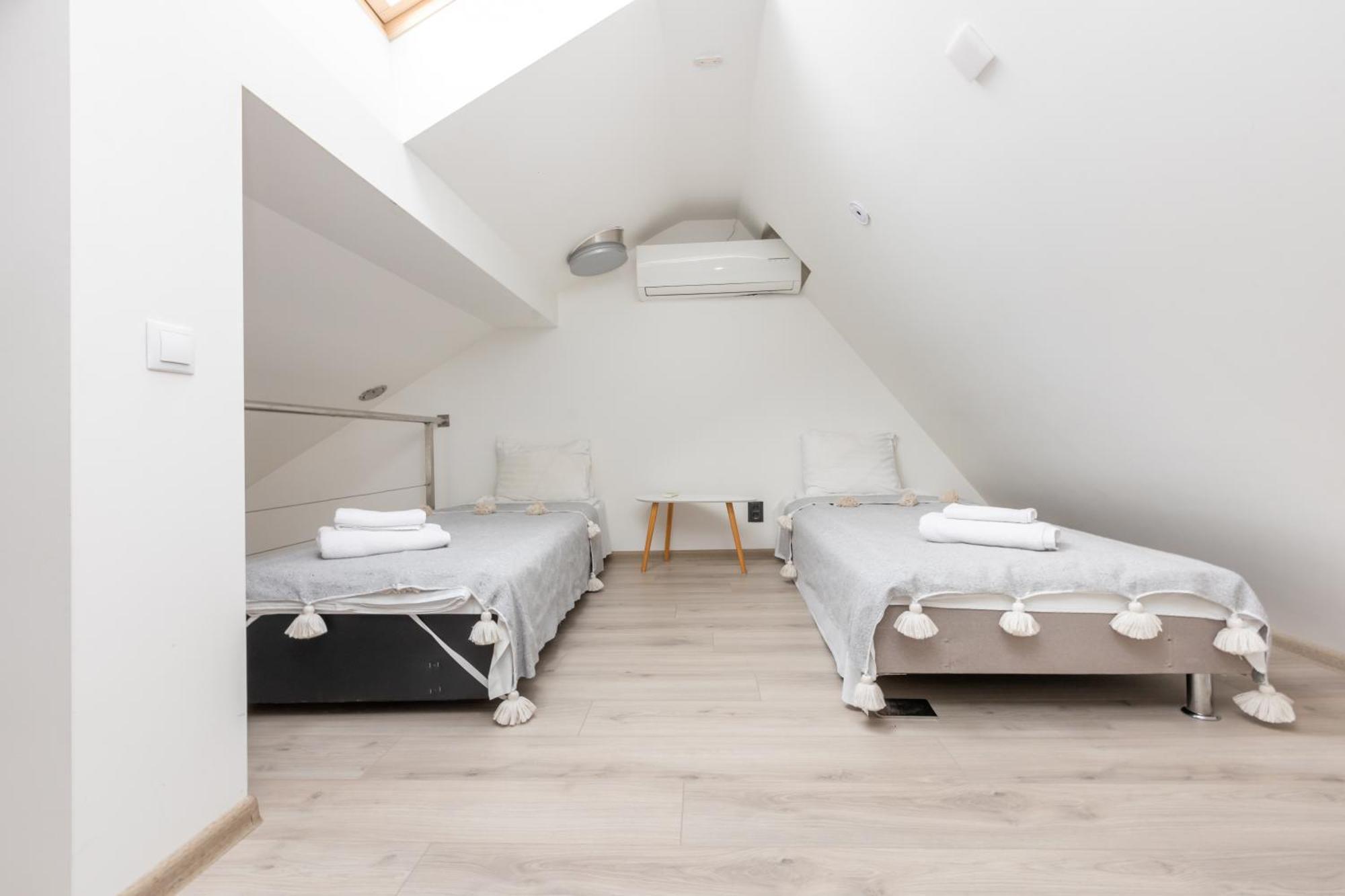 Penthouse Apartment With Terrace Riga Esterno foto