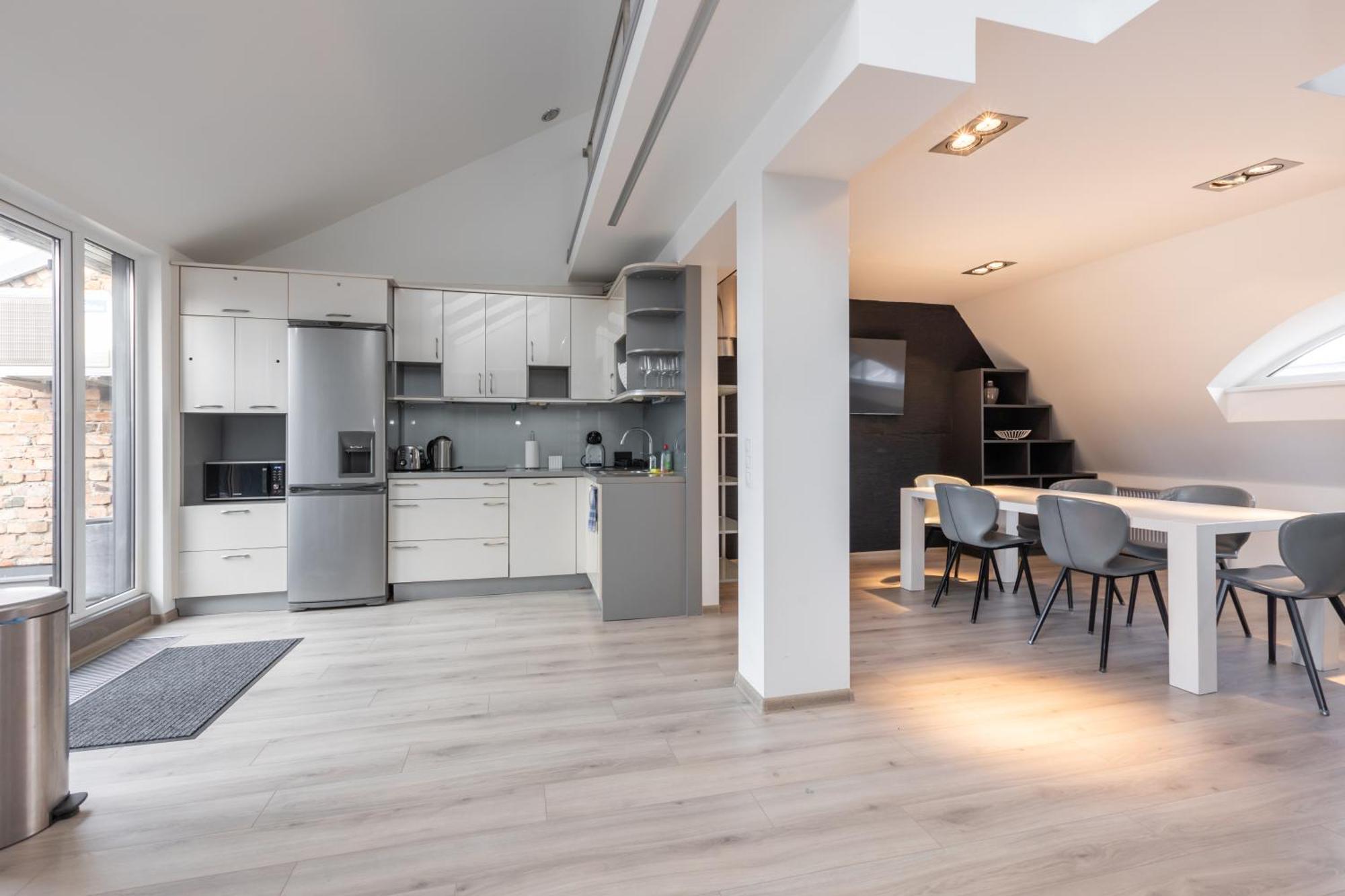 Penthouse Apartment With Terrace Riga Esterno foto